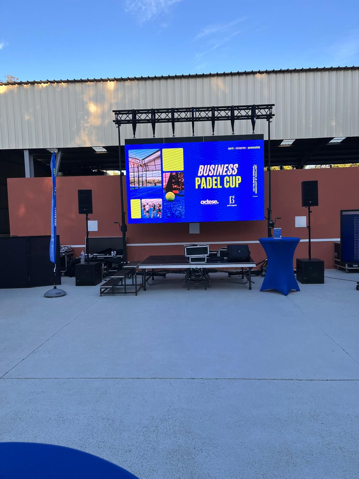 Location matériel audiovisuel : son, lumière, vidéo et murs LED – Urban Spirit